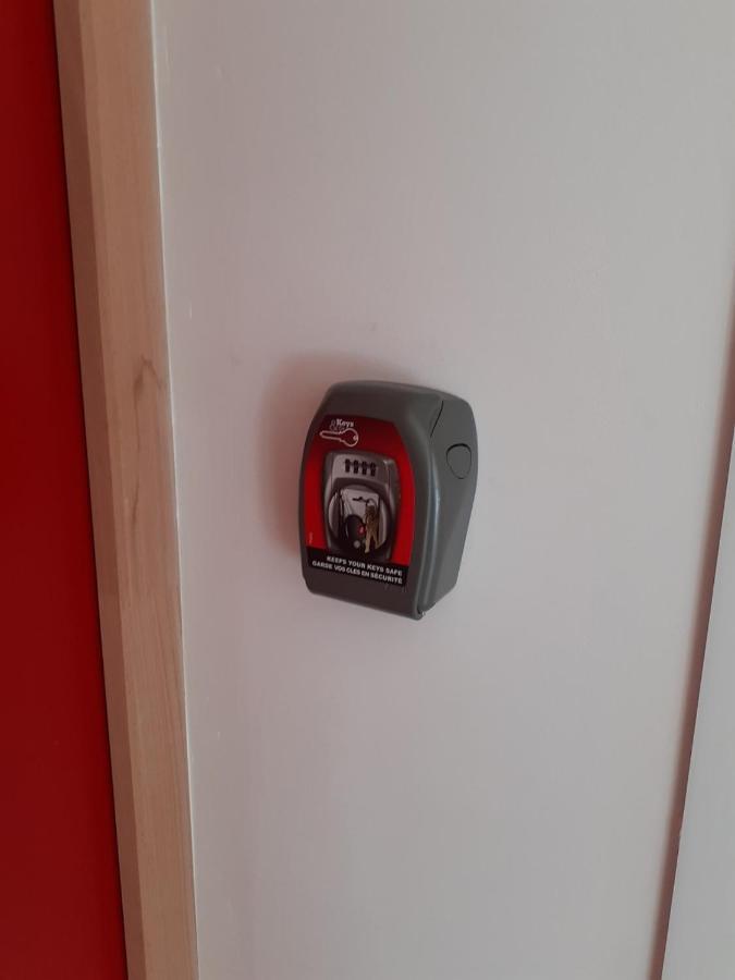 08 - Tres Joli Studio Tout Equipe Avec Parking Privatif Gratuit, Grand Fourgon Possible, Tout Le Linge De Maison Est Fourni Razac-sur-lʼIsle Eksteriør billede