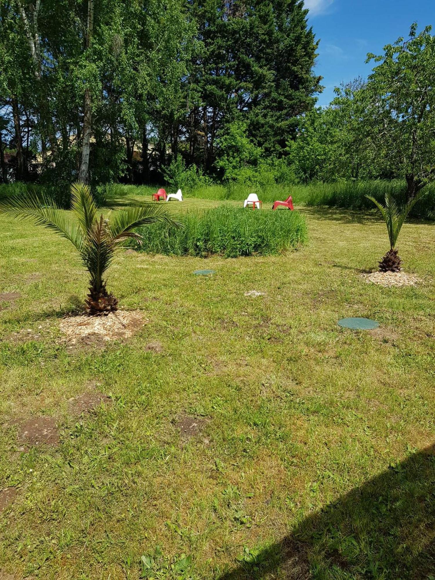 08 - Tres Joli Studio Tout Equipe Avec Parking Privatif Gratuit, Grand Fourgon Possible, Tout Le Linge De Maison Est Fourni Razac-sur-lʼIsle Eksteriør billede